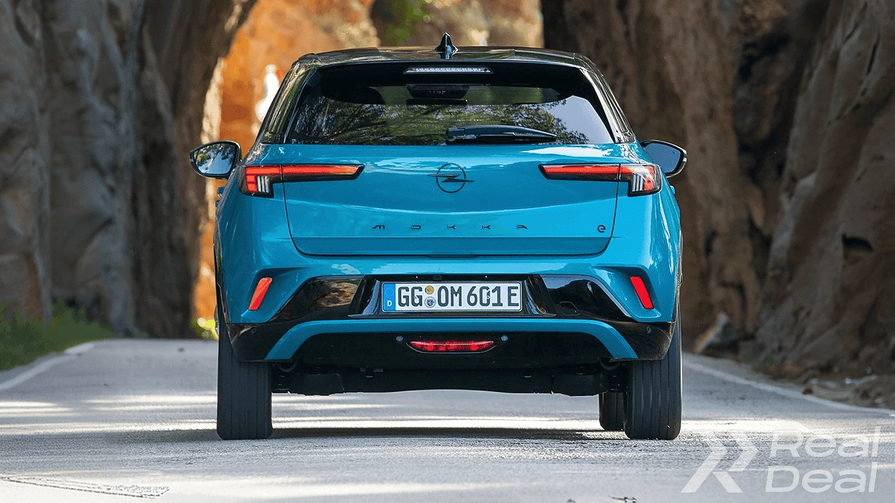 Car image 9