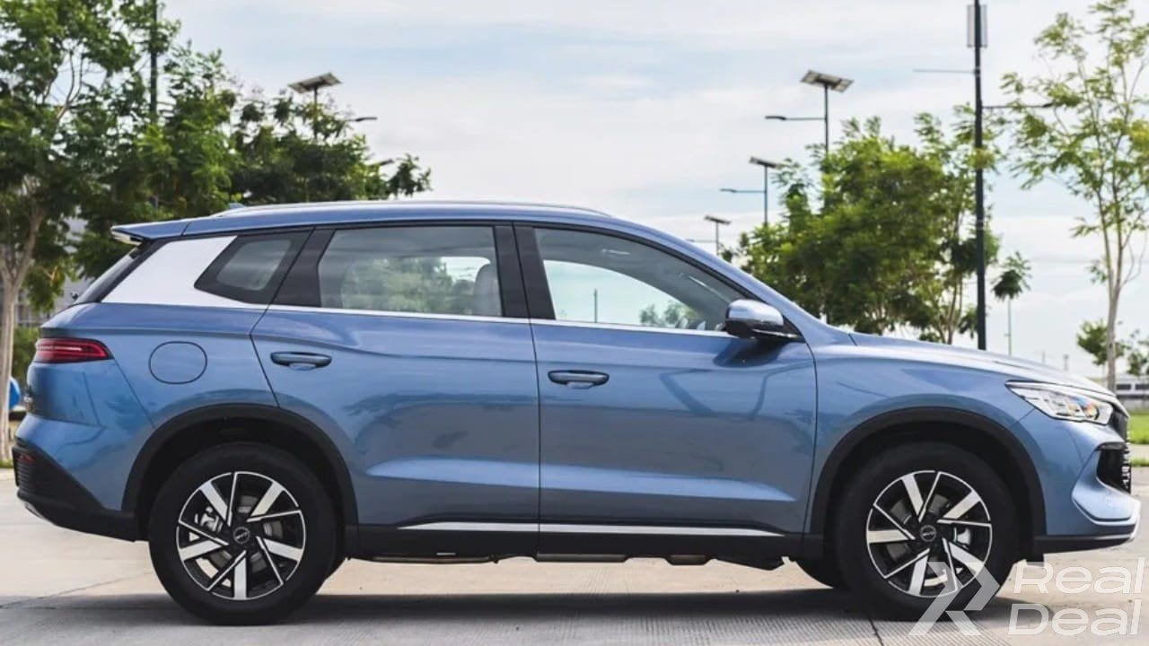 Car image 2