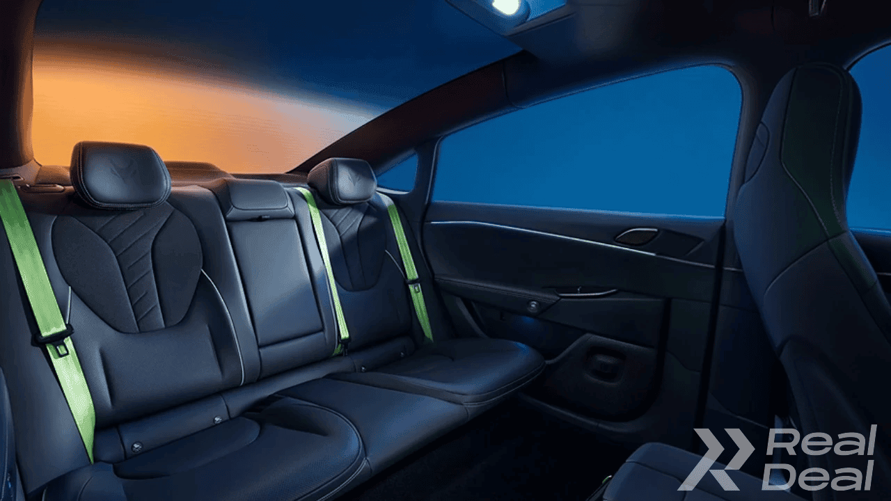Car image 8
