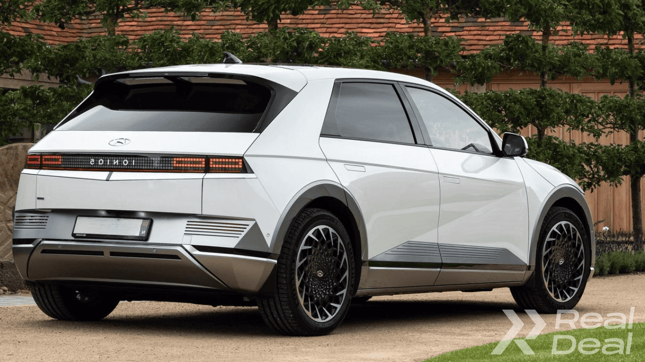 Car image 11