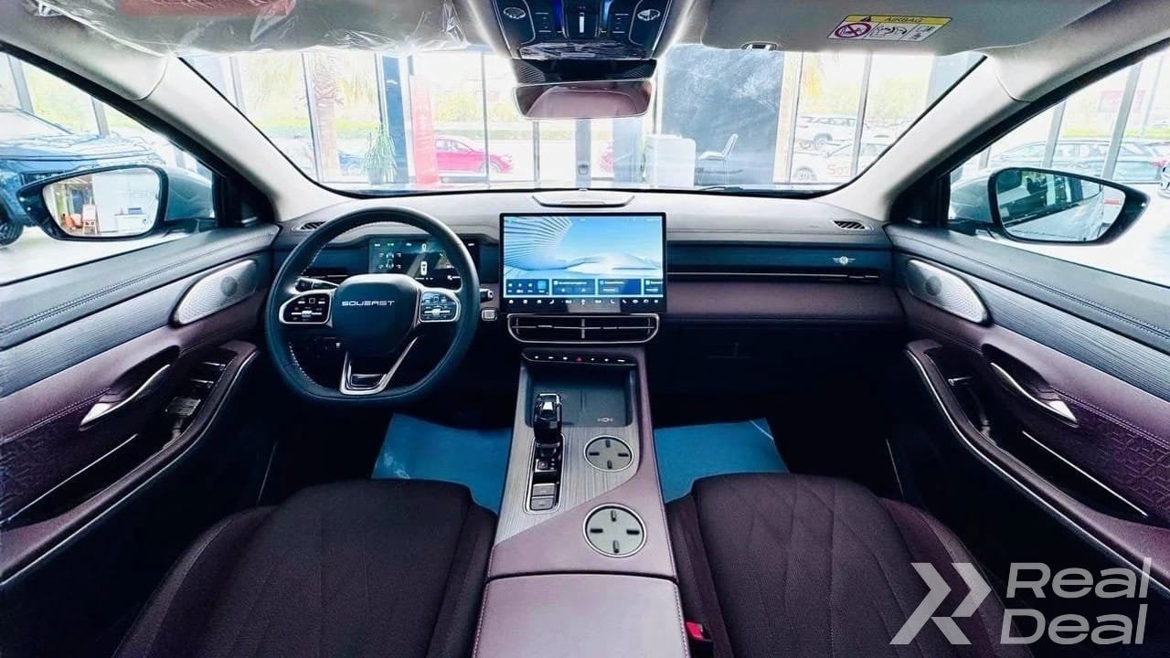 Car image 5