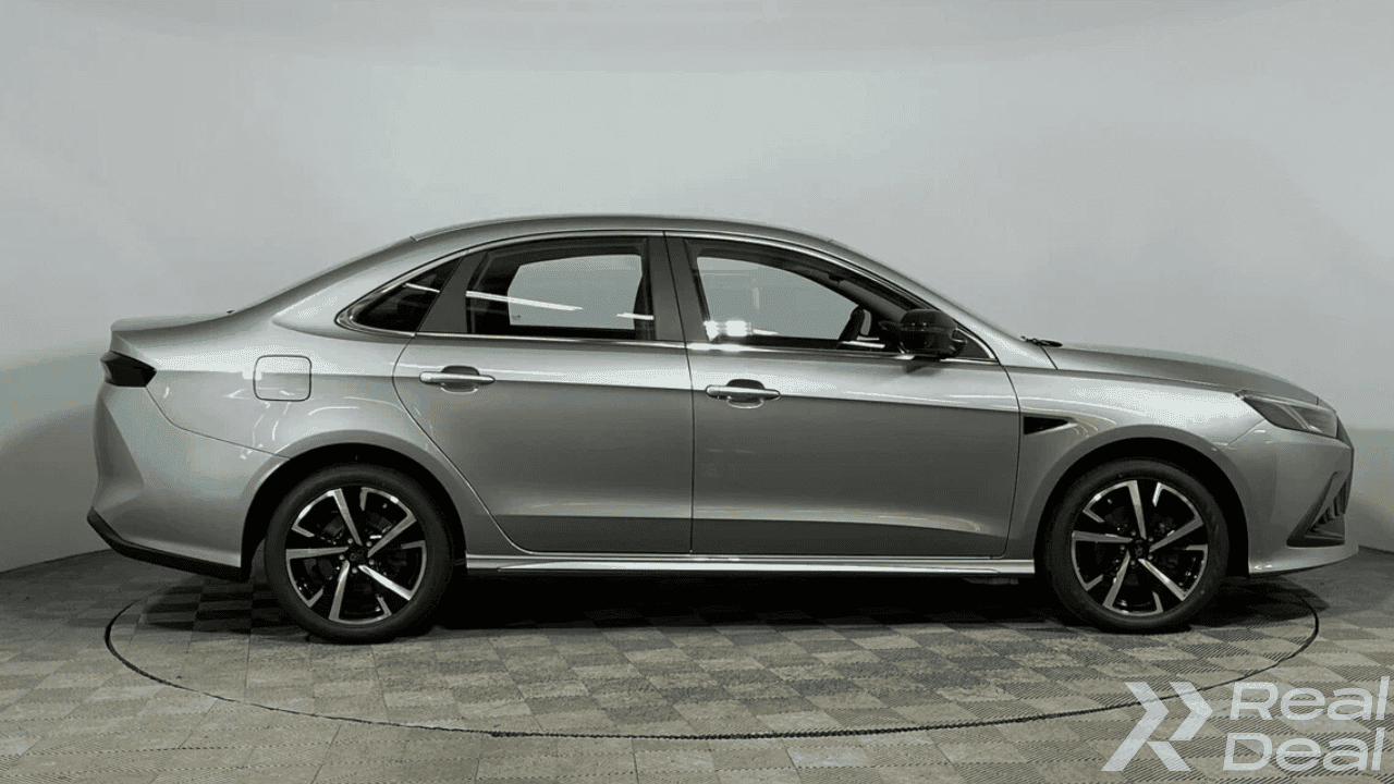 Car image 4