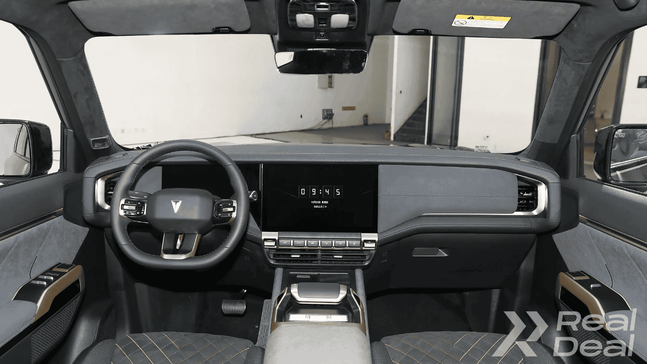 Car image 9