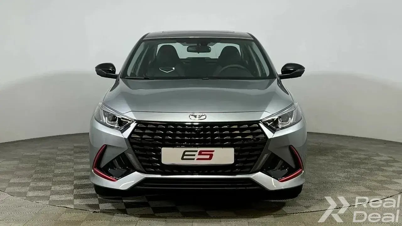 Car image 2